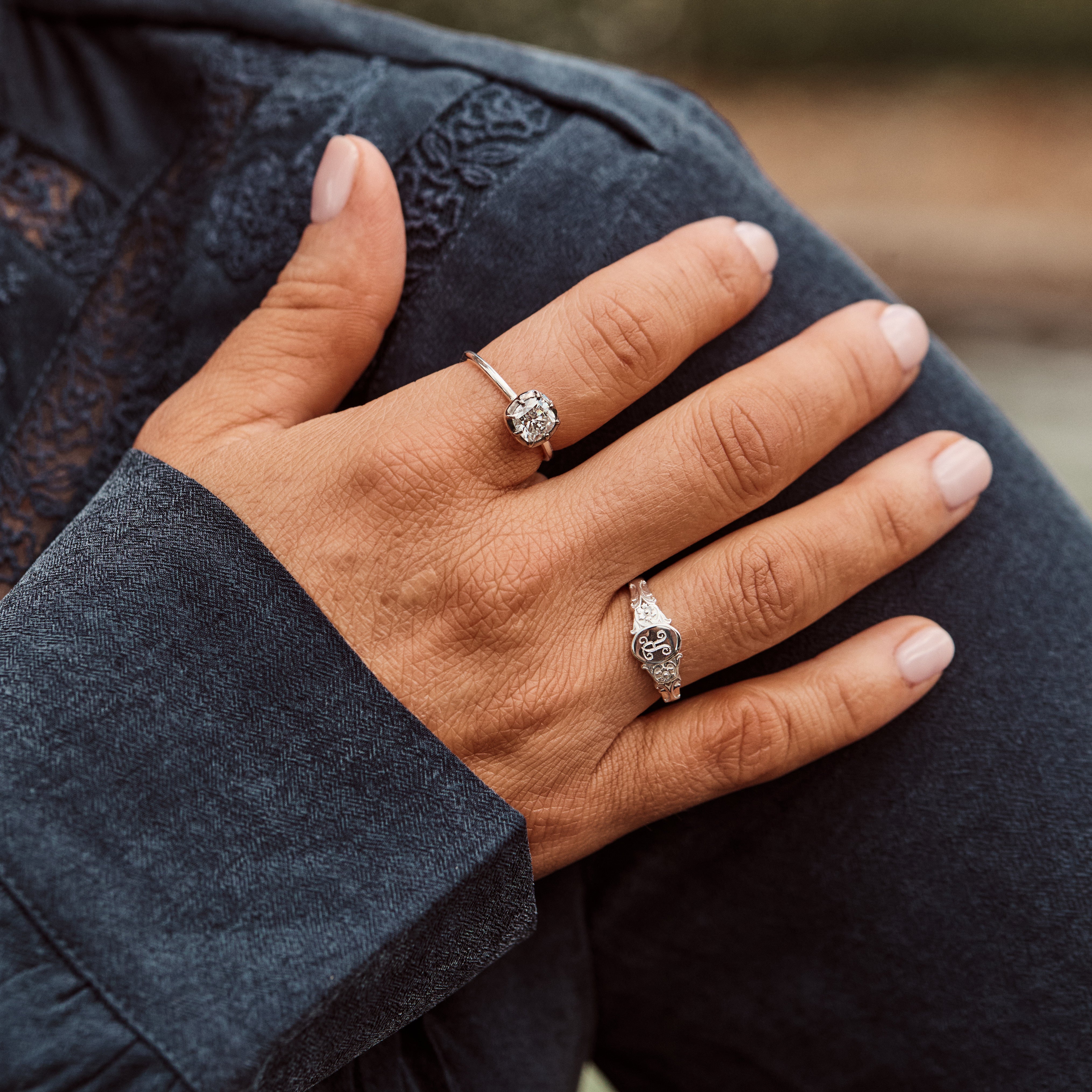 Louise Thompson Chapters Vintage Signet Ring Secondary image